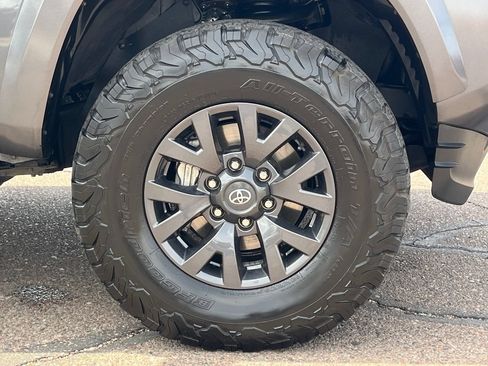 Used 2023 Toyota Tacoma SR5 AWD/4WD image 8