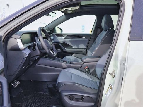 New 2026 Volkswagen Tiguan SE R-Line FWD image 12