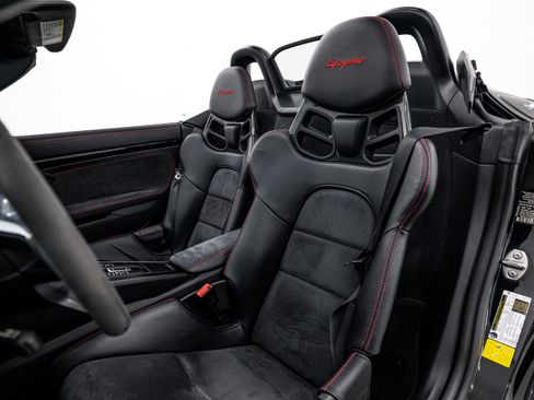 Certified 2016 Porsche Boxster Spyder RWD image 18
