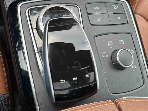 Used 2019 Mercedes-Benz GLS 450 4MATIC image 32