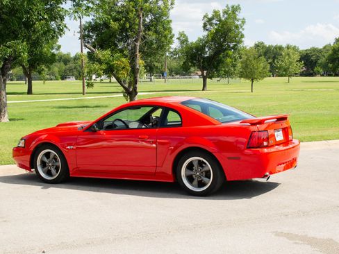 Used 2001 Ford Mustang GT RWD image 4