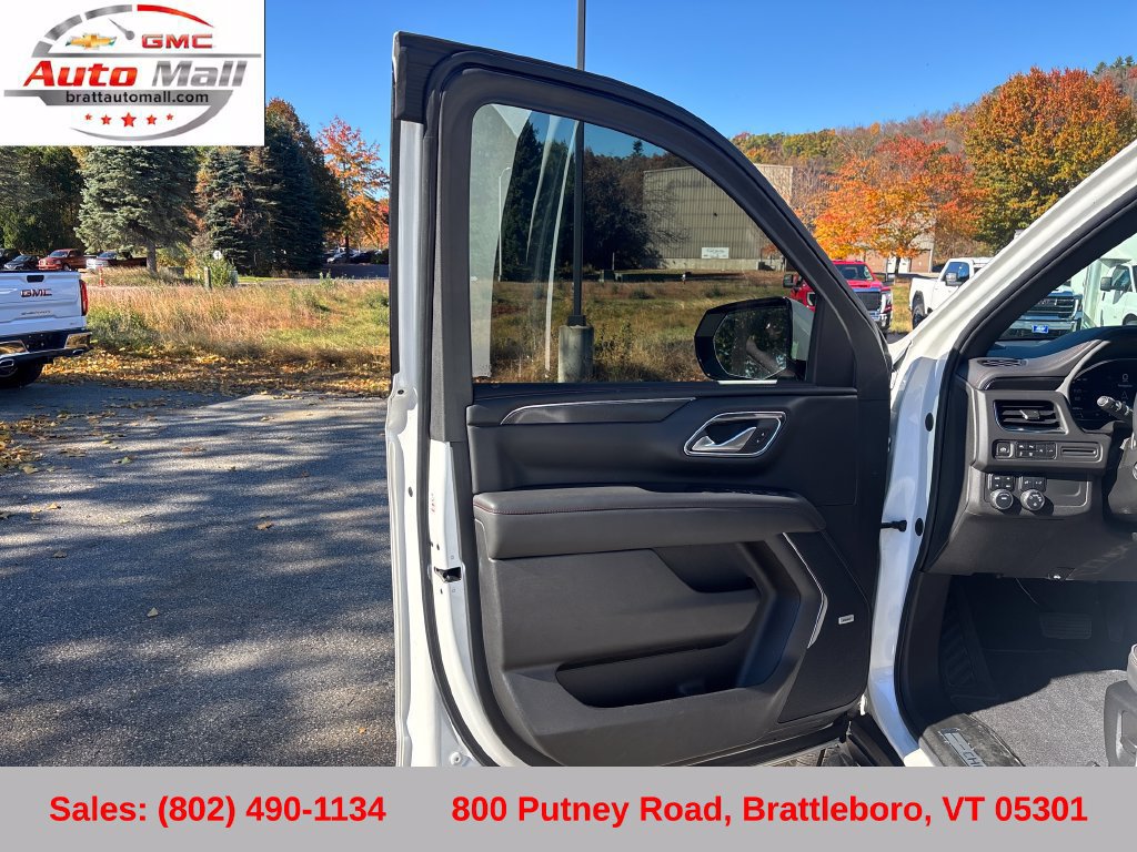 Used 2022 Chevrolet Tahoe RST w/ Luxury Package AWD/4WD image 11
