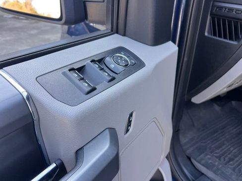 Used 2018 Ford F150 XLT w/ Equipment Group 302A Luxury AWD/4WD image 11