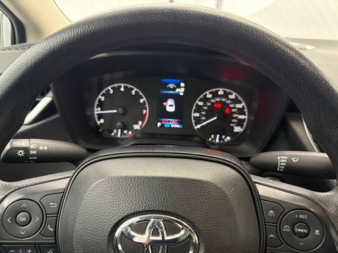 Used 2024 Toyota Corolla LE w/ LE Convenience Package FWD image 25