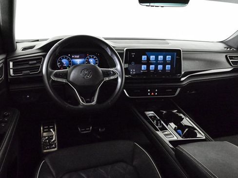 Used 2024 Volkswagen Atlas Cross Sport SEL Premium R-Line image 19