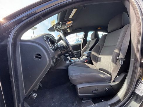 Used 2017 Dodge Charger R/T image 6