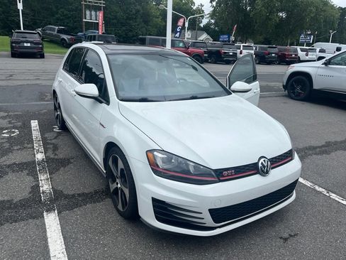 Used 2017 Volkswagen GTI SE FWD image 12