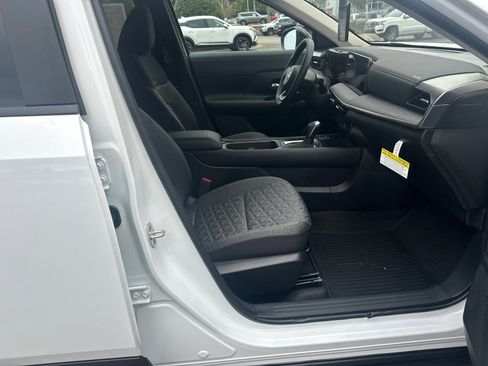 New 2026 Nissan Kicks SV image 13