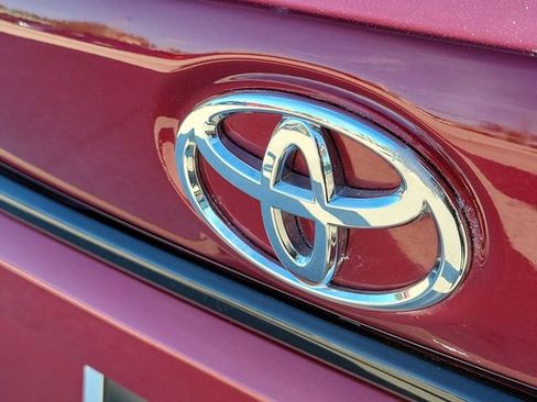 Used 2022 Toyota Corolla LE image 8