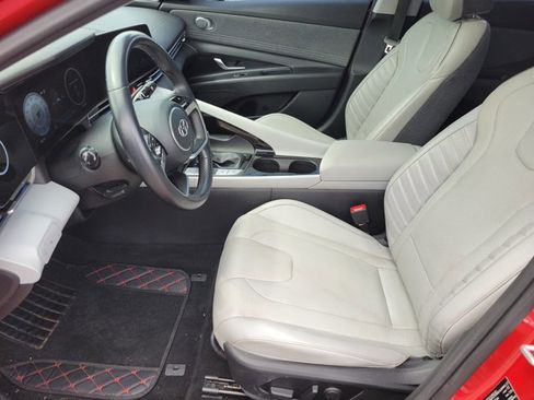 Used 2023 Hyundai Elantra Limited image 5