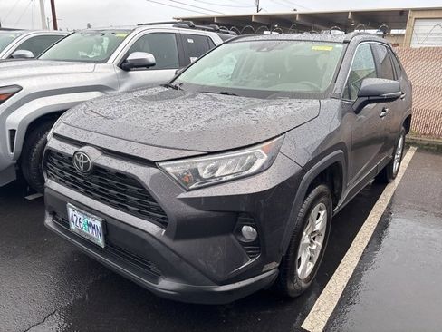Certified 2019 Toyota RAV4 XLE image 4