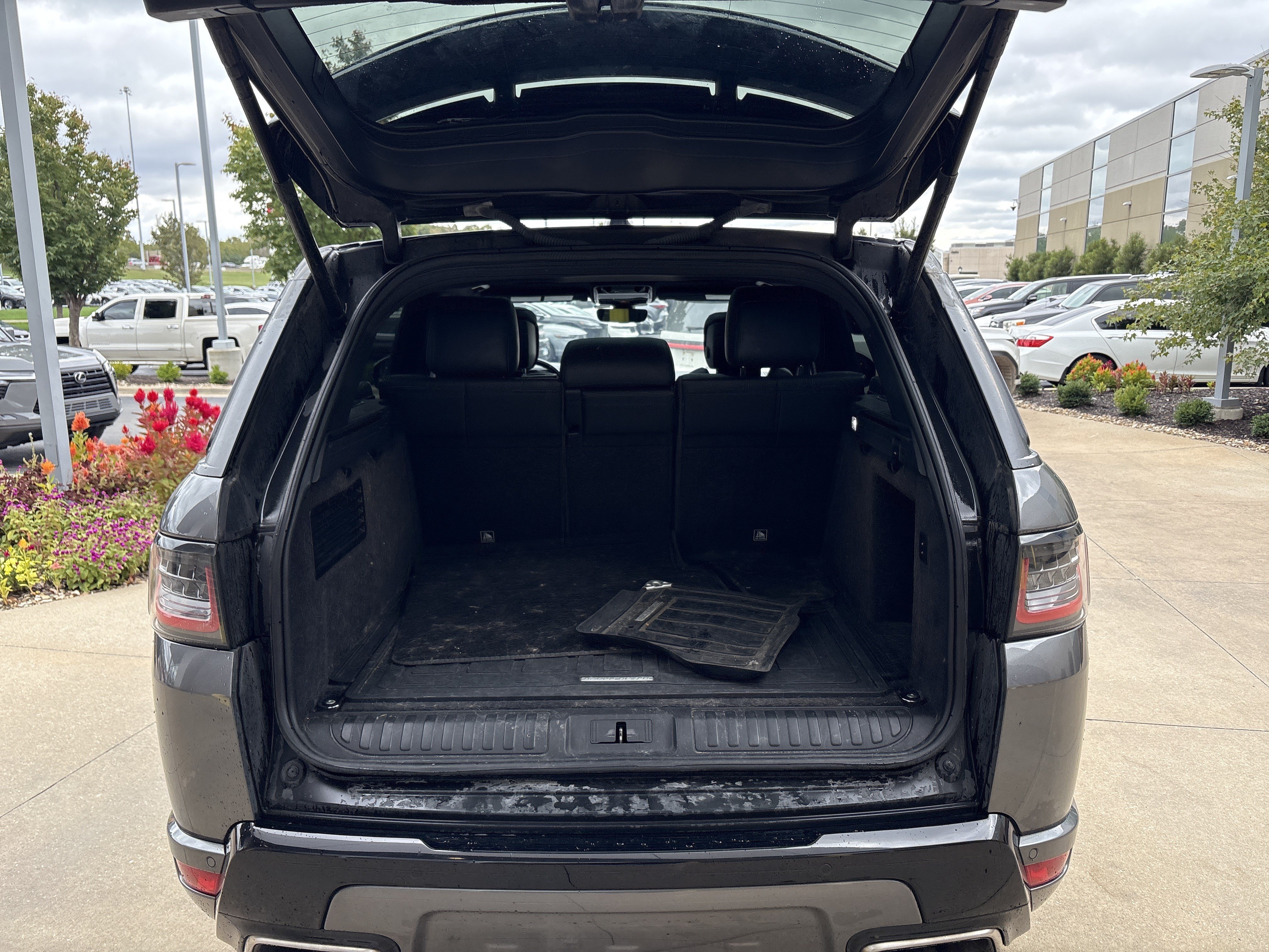 Used 2018 Land Rover Range Rover Sport Supercharged AWD/4WD image 17