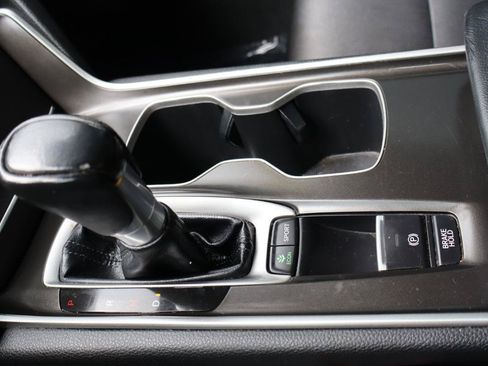 Used 2018 Honda Accord Sport image 25