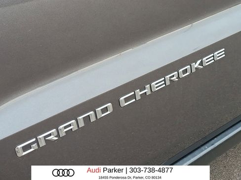 Used 2015 Jeep Grand Cherokee Limited w/ Trailer Tow Group IV AWD/4WD image 11