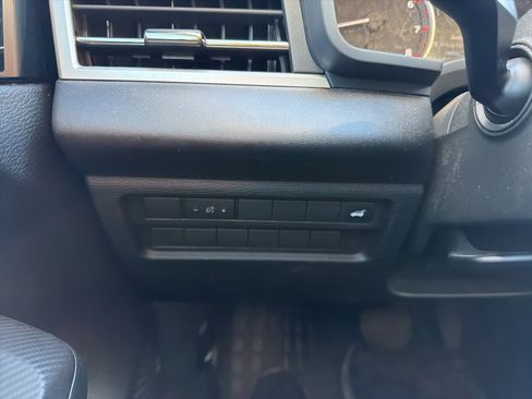 Used 2022 Mitsubishi Outlander SE image 17