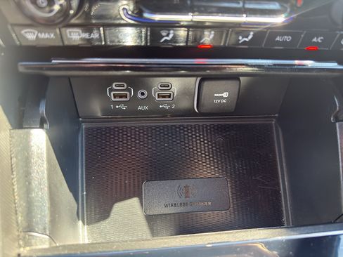Used 2024 Jeep Grand Cherokee L Limited w/ Luxury Tech Group II AWD/4WD image 20