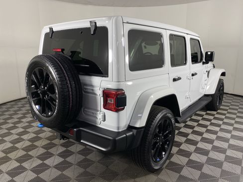 Used 2023 Jeep Wrangler Sahara w/ Cold Weather Group image 9