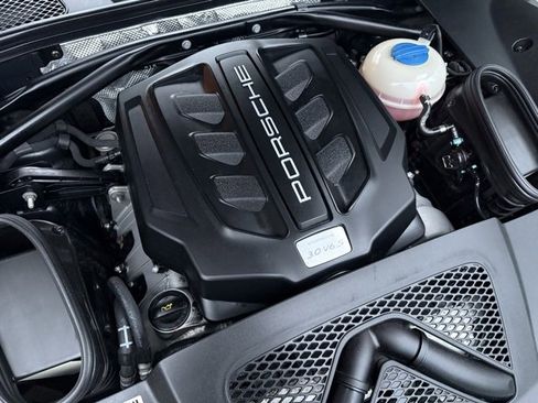 Used 2017 Porsche Macan S image 37