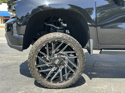 Used 2022 Chevrolet Silverado 1500 LT Trail Boss w/ LT Trail Boss Premium Package AWD/4WD image 13