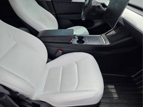 Used 2023 Tesla Model Y Performance AWD/4WD image 14