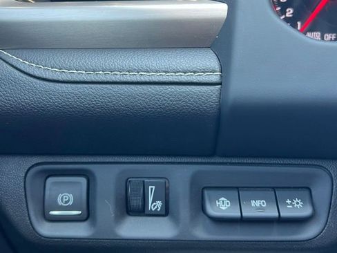Used 2021 GMC Acadia Denali w/ Denali Technology Package FWD image 11