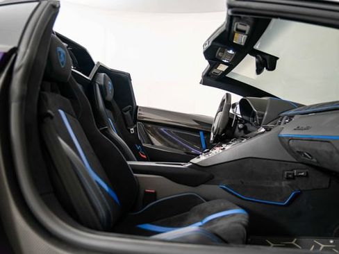 Used 2021 Lamborghini Aventador SVJ AWD/4WD image 26