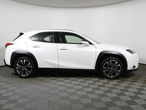 Used 2022 Lexus UX 200 w/ Accessory Package (Z2) image 8