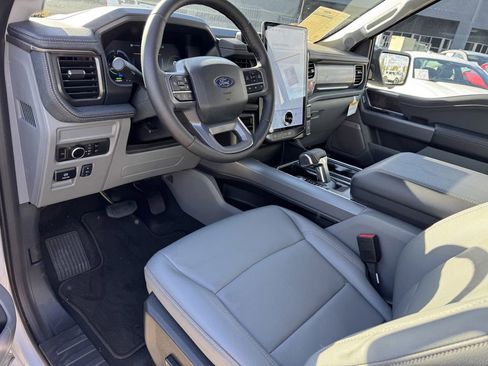Used 2025 Ford F150 Lightning Flash image 14