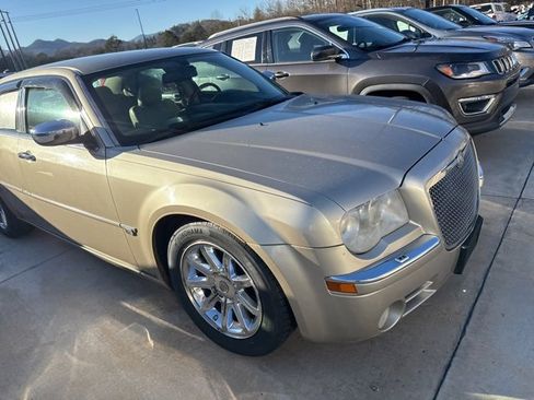Used 2006 Chrysler 300 C image 1