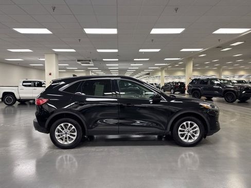 Certified 2024 Toyota Corolla Cross XLE image 44