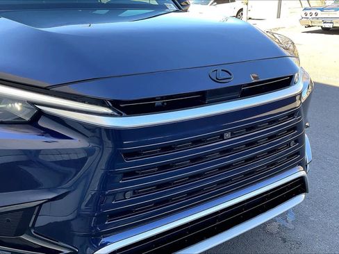 Used 2025 Lexus TX 500h F SPORT Premium image 29