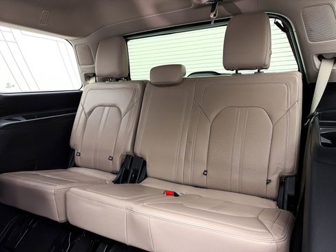 Used 2024 Ford Expedition Limited RWD image 42