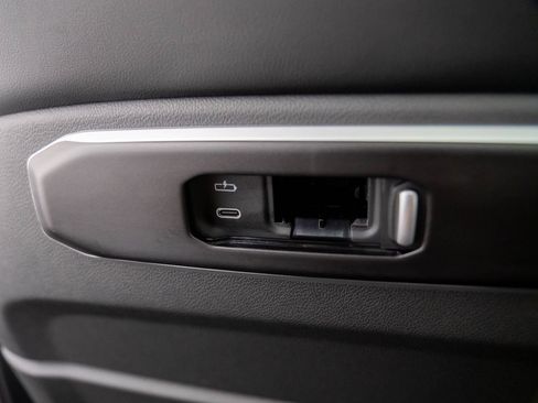 Certified 2025 BMW X5 xDrive50e w/ M Sport Package image 19