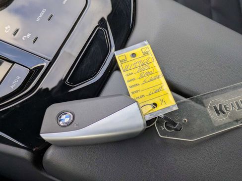 Used 2025 BMW 530i xDrive w/ Premium Package image 36