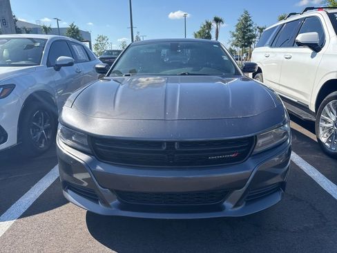 Used 2020 Dodge Charger SXT w/ Leather Interior Group RWD image 2