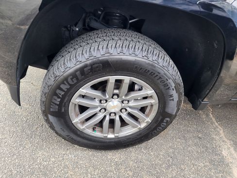 Used 2024 Chevrolet Colorado LT w/ LT Convenience Package image 5