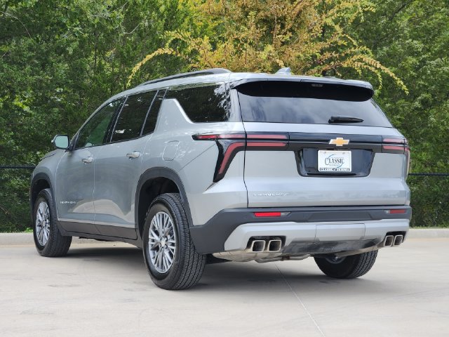 Used 2026 Chevrolet Traverse LT w/ Driver Confidence Package FWD image 6