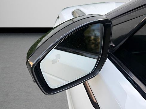 Used 2019 Land Rover Range Rover Velar R-Dynamic SE image 33