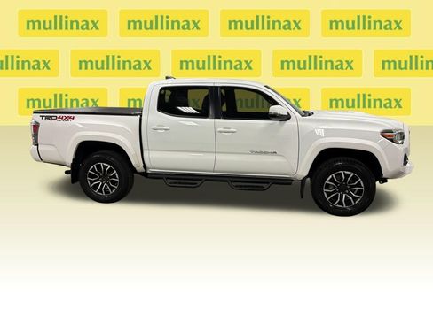 Used 2020 Toyota Tacoma TRD Sport AWD/4WD image 22