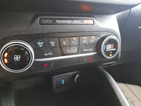 Used 2020 Ford Escape SE FWD image 12