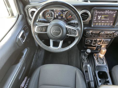 Used 2020 Jeep Gladiator Overland w/ Dual Top Group image 13