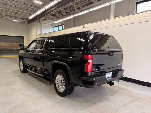 Used 2022 Chevrolet Silverado 3500 High Country w/ Z71 Off-Road Package AWD/4WD image 3