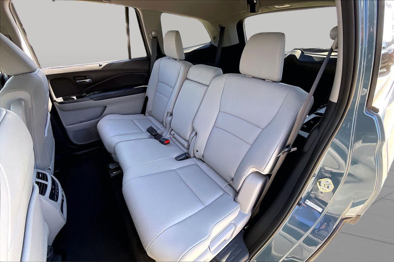 Used 2016 Honda Pilot Touring image 19