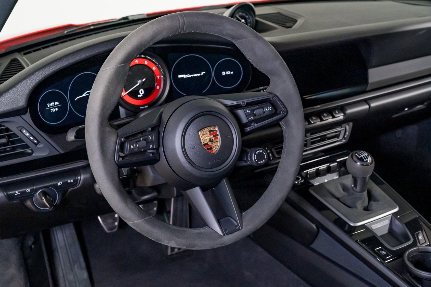 Used 2024 Porsche 911 Carrera T RWD image 19