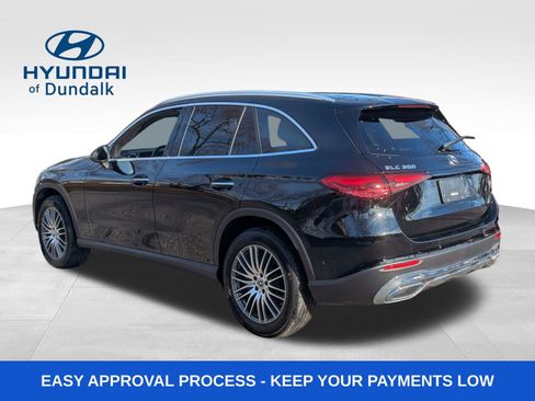 Used 2024 Mercedes-Benz GLC 300 4MATIC image 3