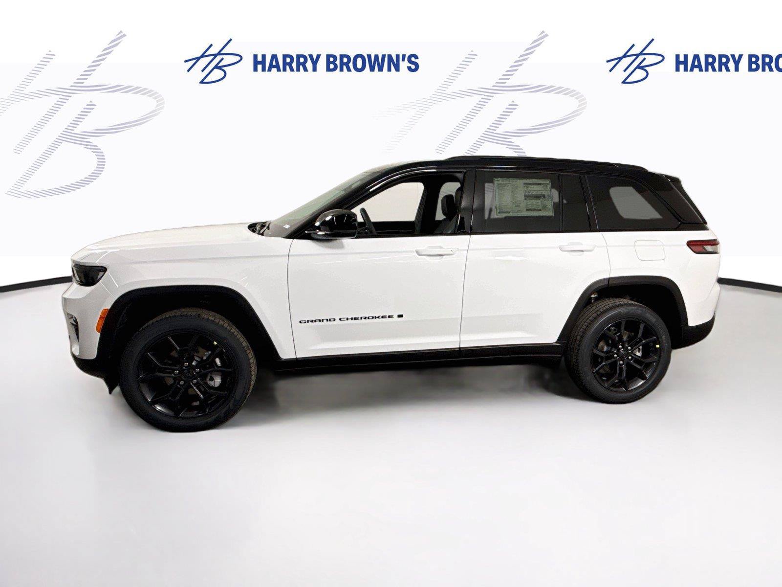 New 2025 Jeep Grand Cherokee Limited w/ Trailer Tow Package AWD/4WD image 29