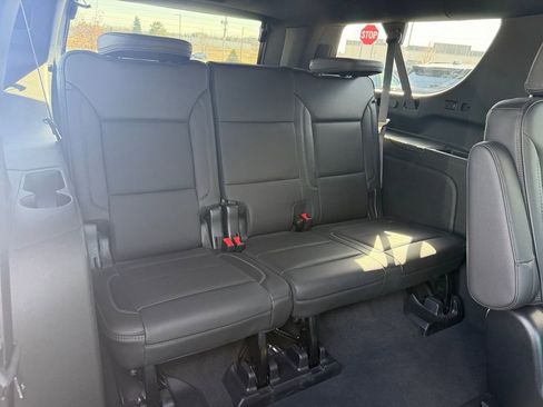 Used 2023 GMC Yukon XL Denali AWD/4WD image 23