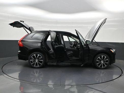 Used 2024 Volvo XC60 B5 Plus AWD/4WD image 32