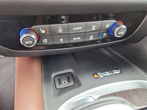 Used 2019 Buick Enclave Avenir w/ Avenir Technology Package image 23