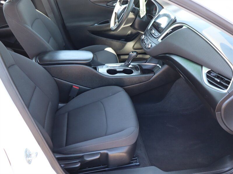 Used 2020 Chevrolet Malibu LS w/ Driver Confidence Package II FWD image 11